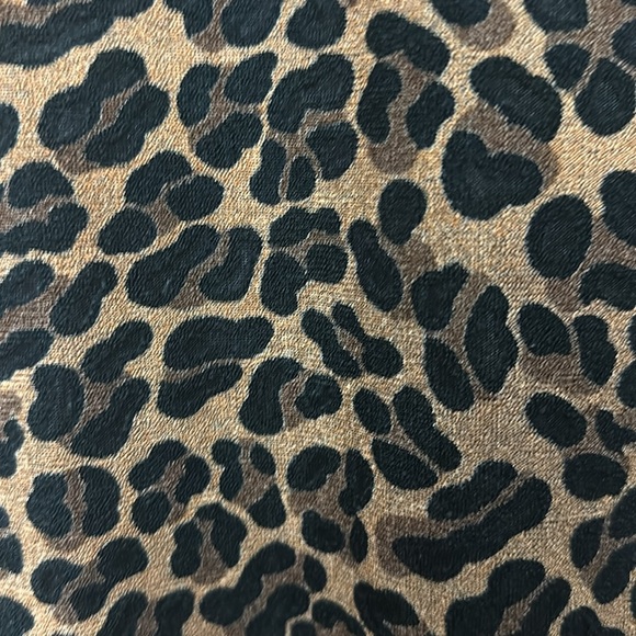 Leopard Print sleeveless mock neck cropped top size XL - Picture 5 of 5